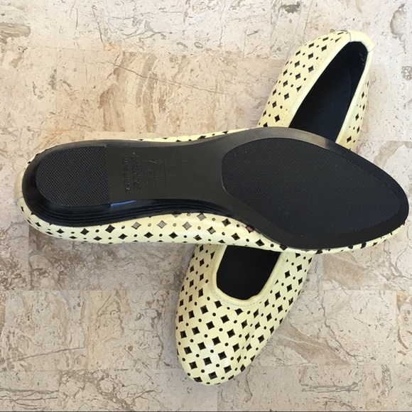 Yellow Leather Flats Slip On Almond Toe New Wide - Picture 13 of 16